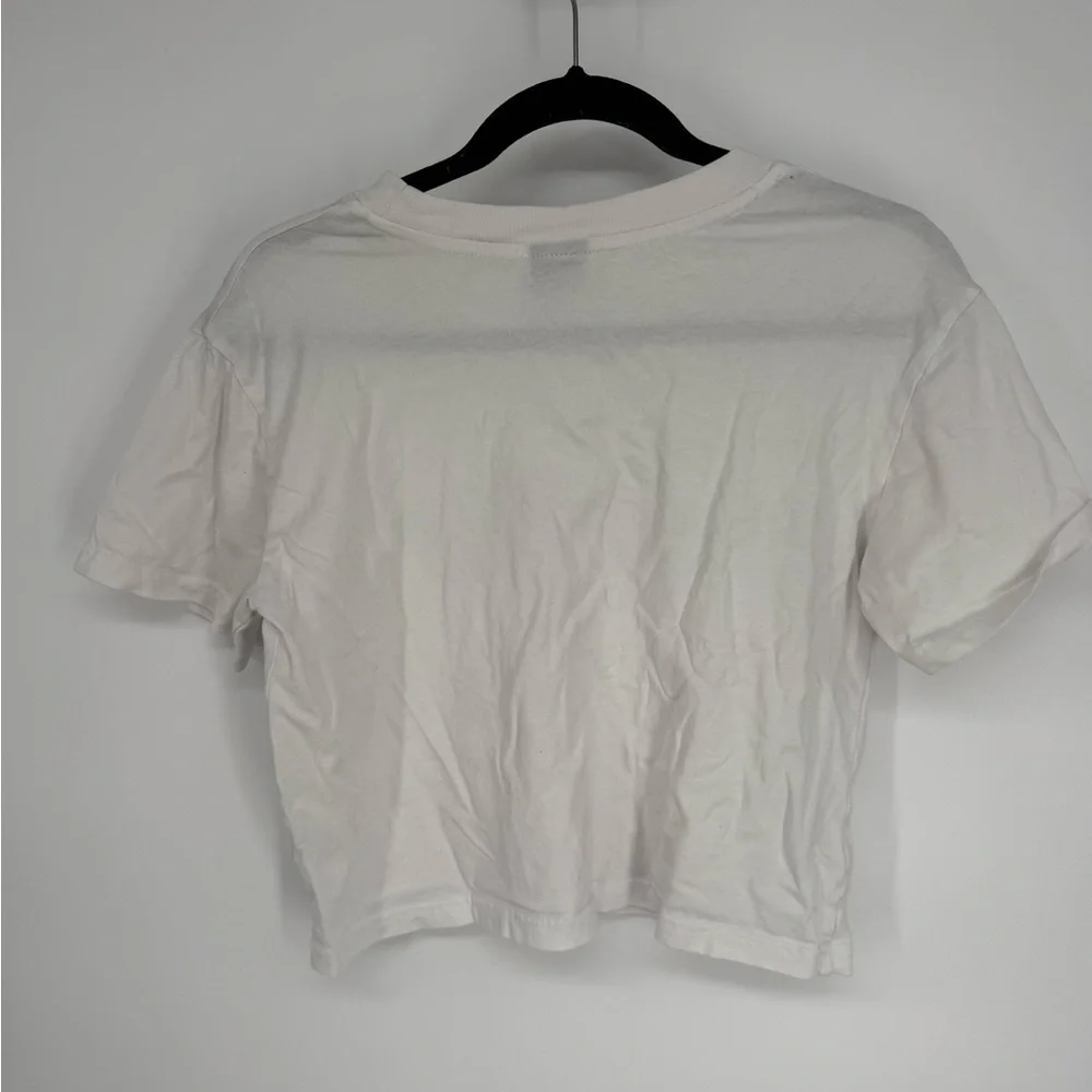 Auburn White Graphic Cropped Tee